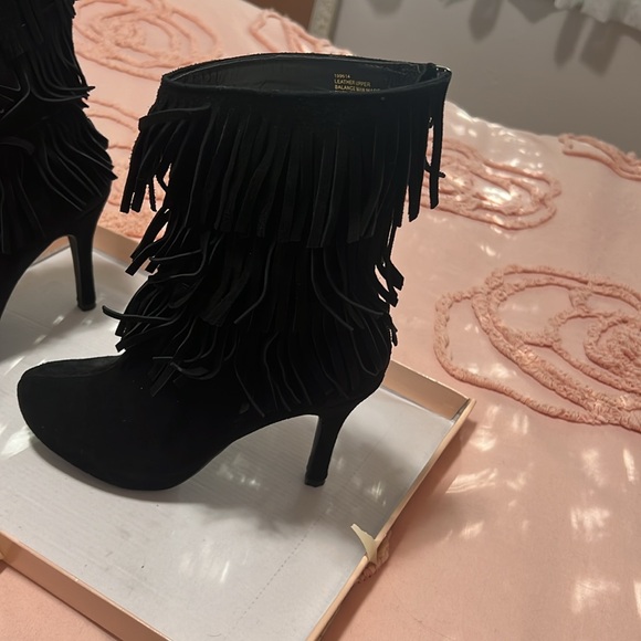 Theme fringe boots - Picture 2 of 4